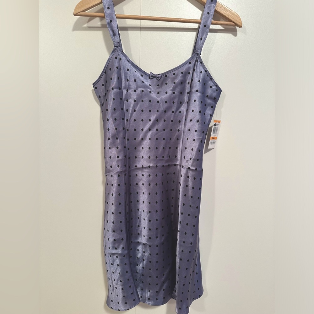 NWT Women’s nightgown, negligee. Size Small. Bluish gray with black polka dots.